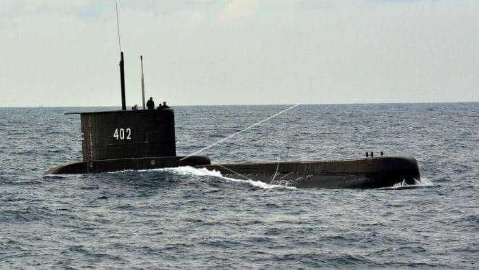 Como uma onda no fundo do mar pode ter afundado este submarino?